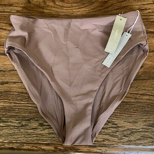NWT J.Crew Classic Sculpt Hallie Bikini Bottom- M